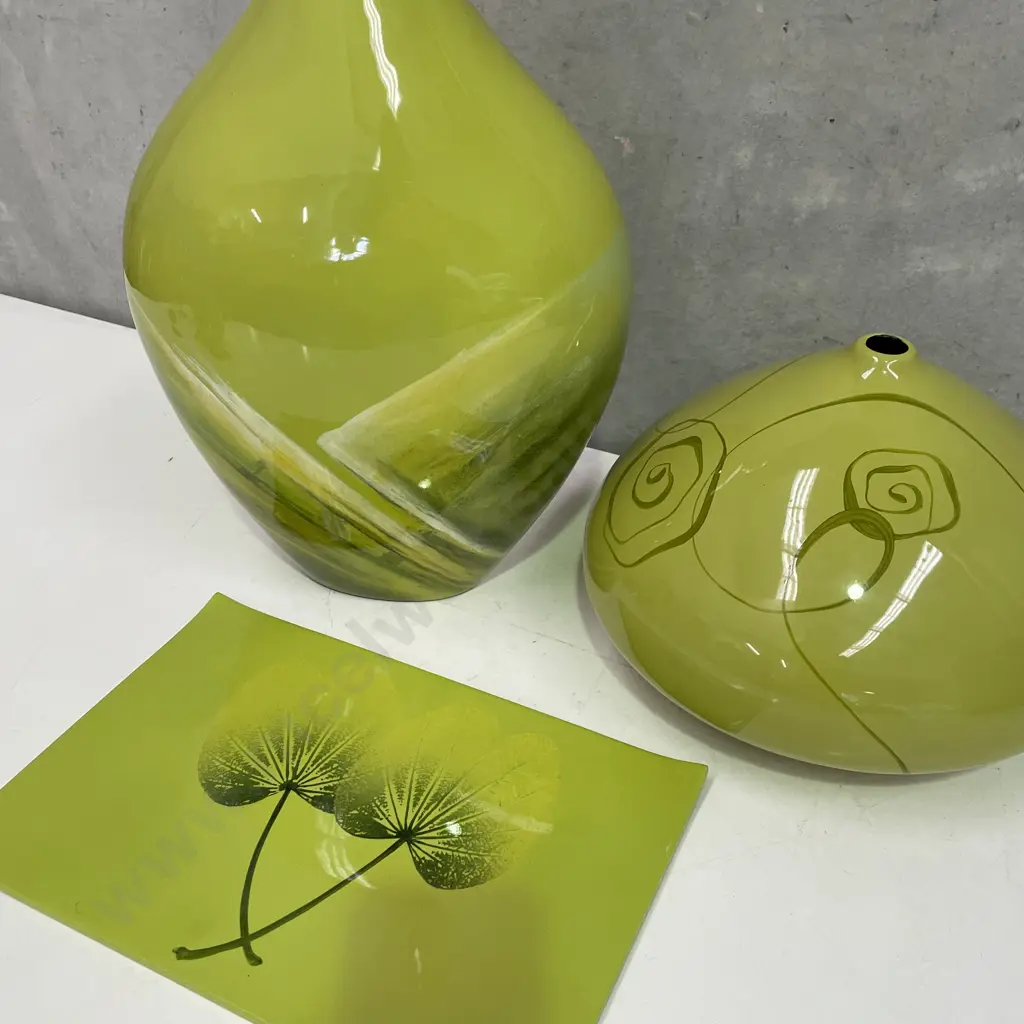 Two Large Lime Coloured Decorative Ceramic Vases with Lime Lacquered Tray Image 1++