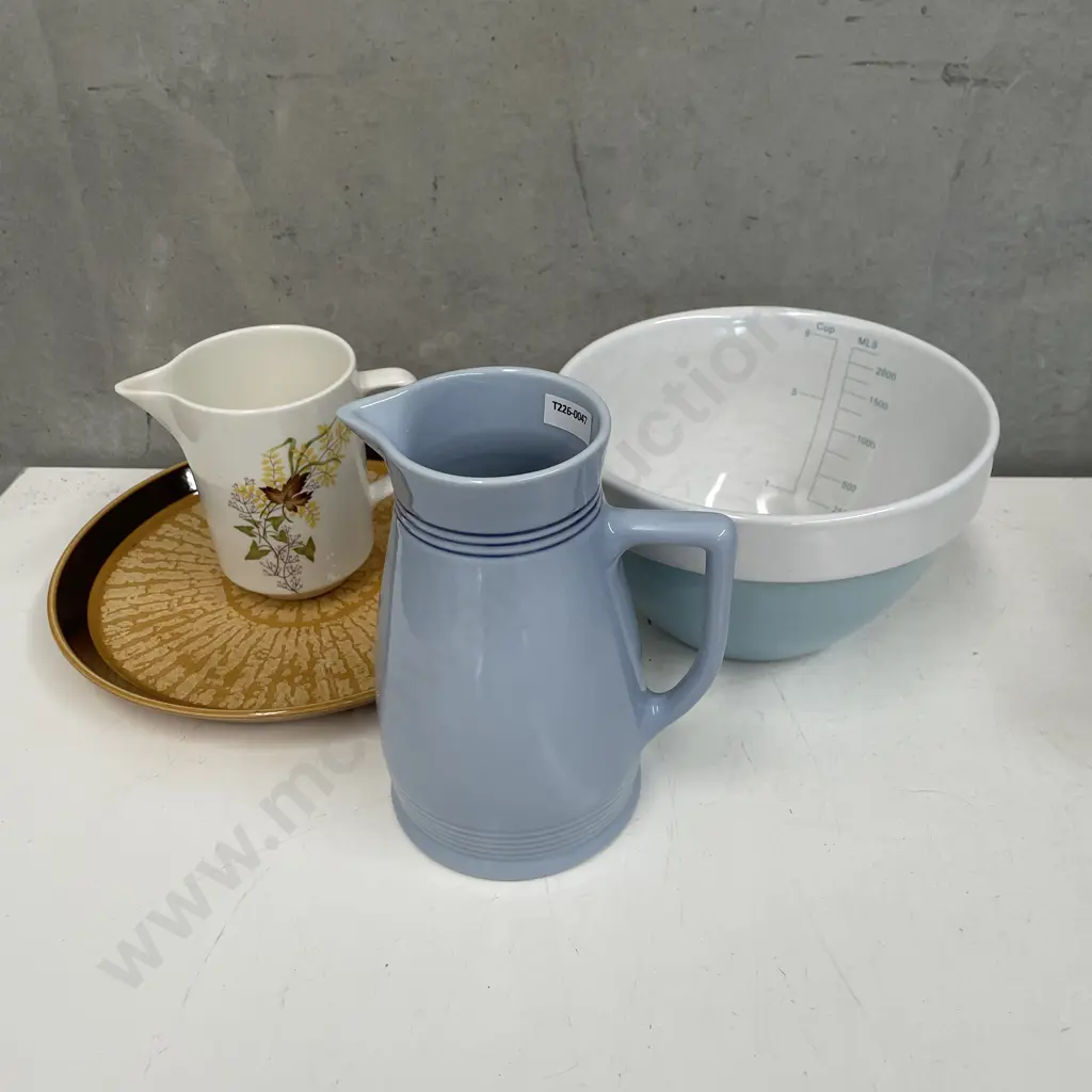Vintage Pottery items including Crown Lynn Etc Image 1++