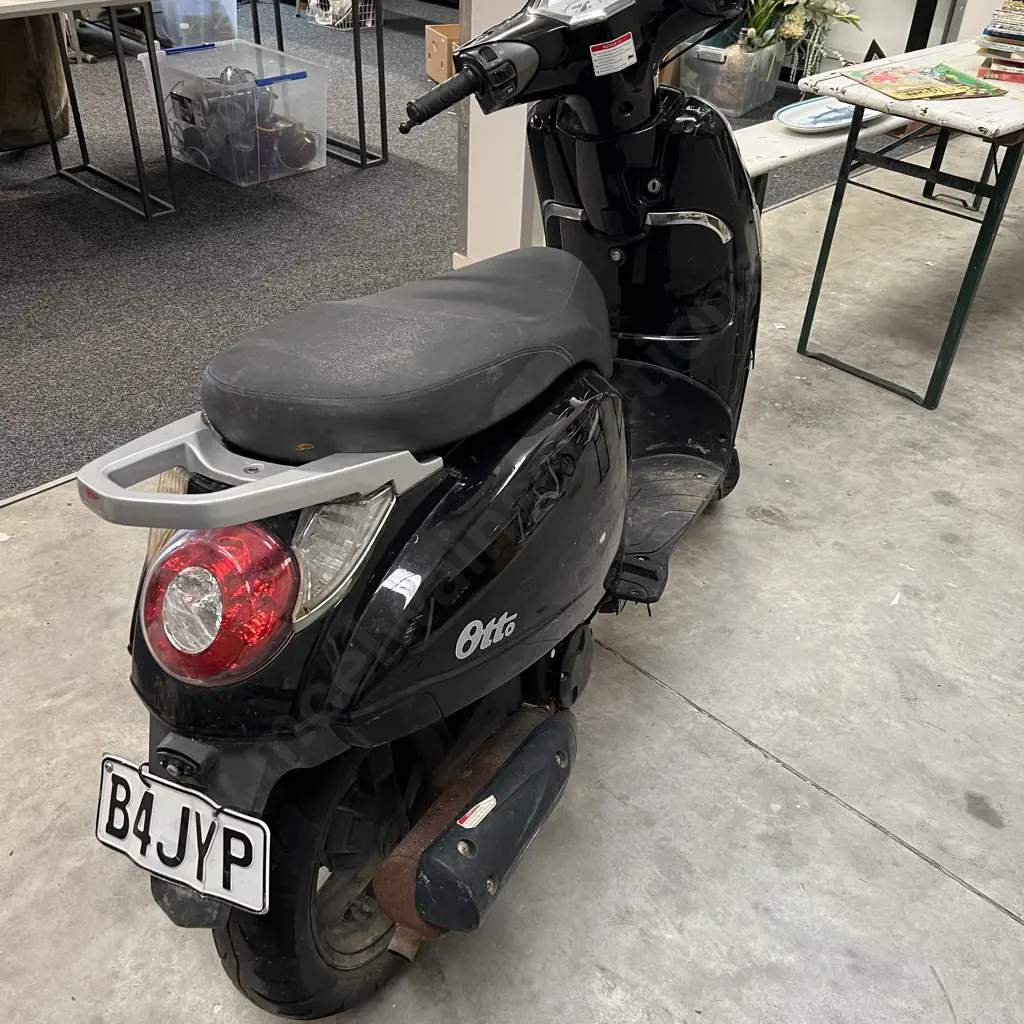 TNT Motors Otto 2T Motorcycle/Moped with Key. Black, Registration B4JYP Image 1++
