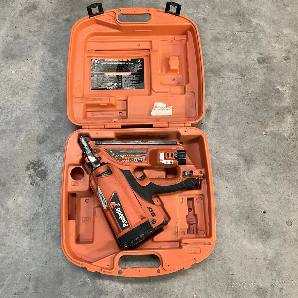 Paslode 30 Framing Nail Gun. In Case Image 1++