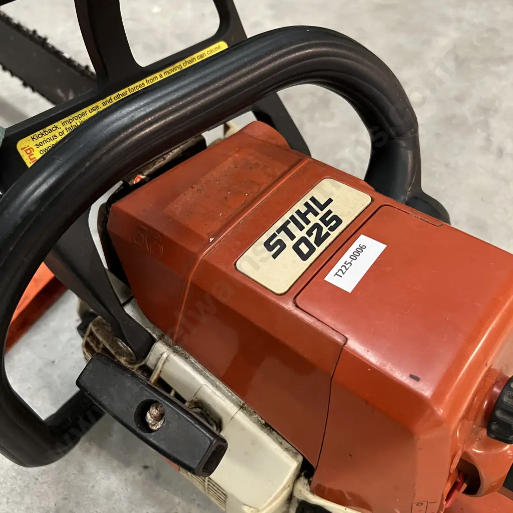 Stihl Petrol Chainsaw - Model 025 Image 1++