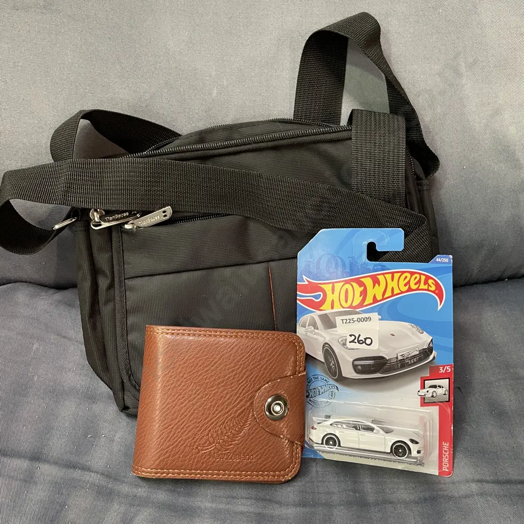 Champion Bag with New Zealand Leather Wallet and Hot Wheels Model Porsche Image 1++