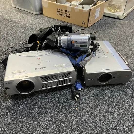 2 Sanyo Digital Projectors with a Sony Digital 8 Handycam with Bag and Cords