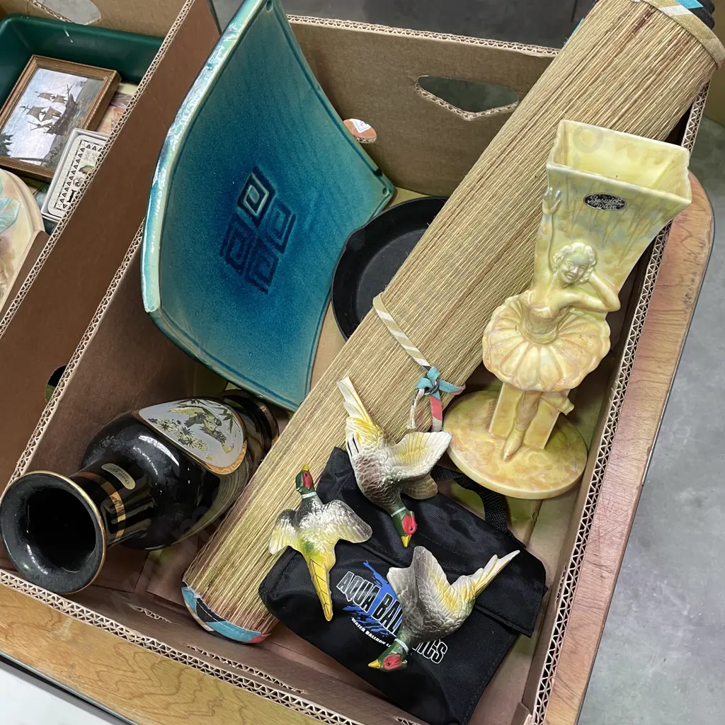Box of Assorted items Image 1++