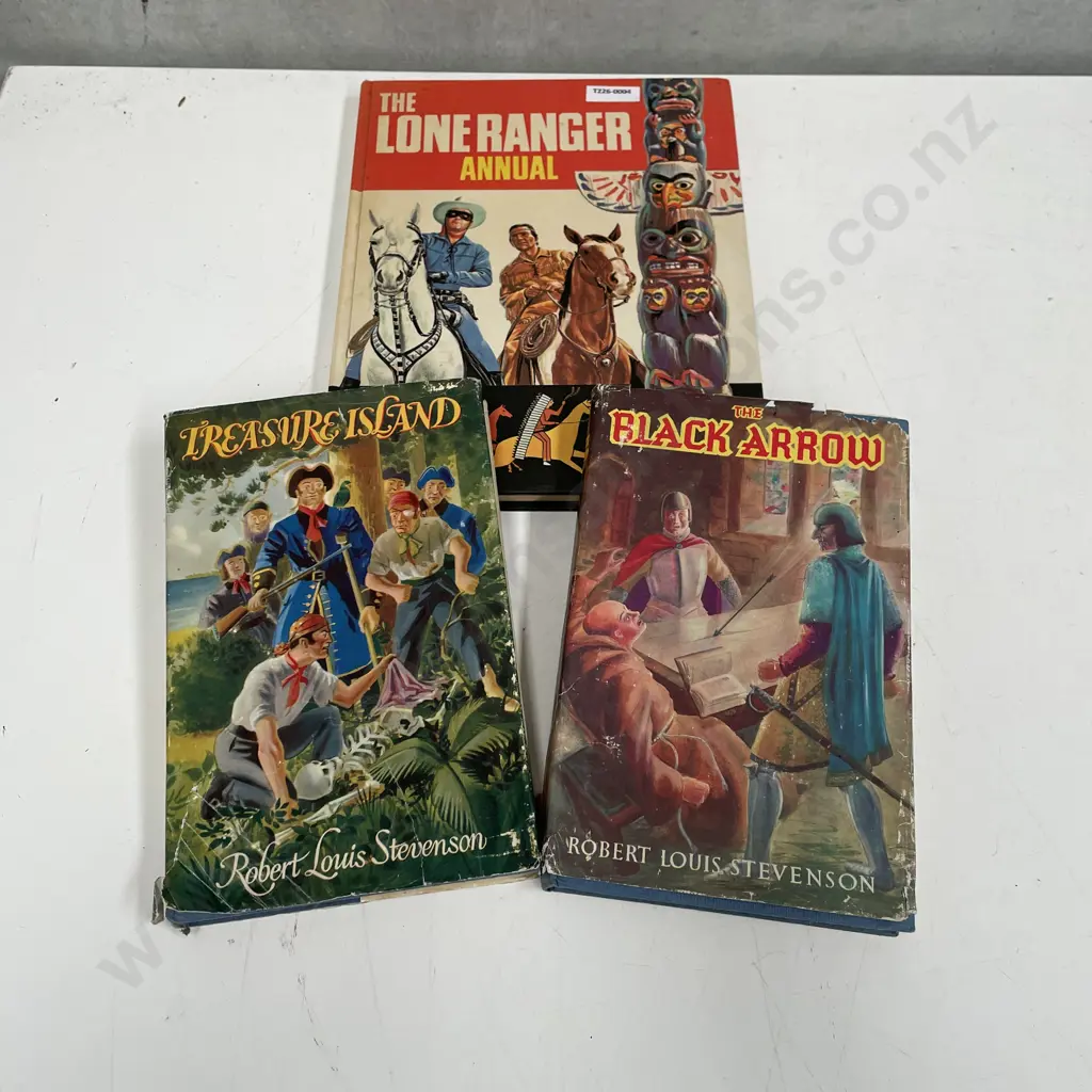 Books: The Lone Ranger Annual, Treasure Island and The Black Arrow by Robert Louis Stevenson UNSOLD DONATED Image 1++