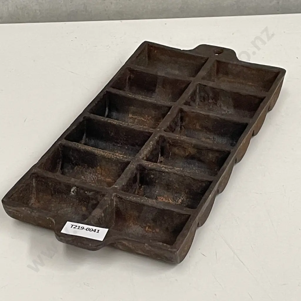 Vintage Cast Gem Iron Image 1++