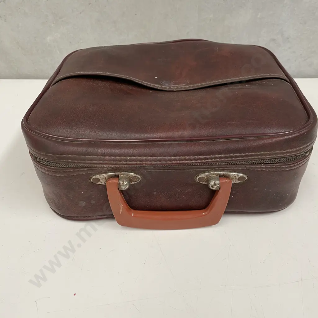 Set of Vintage Bowls in Original Vinyl Case Image 1++