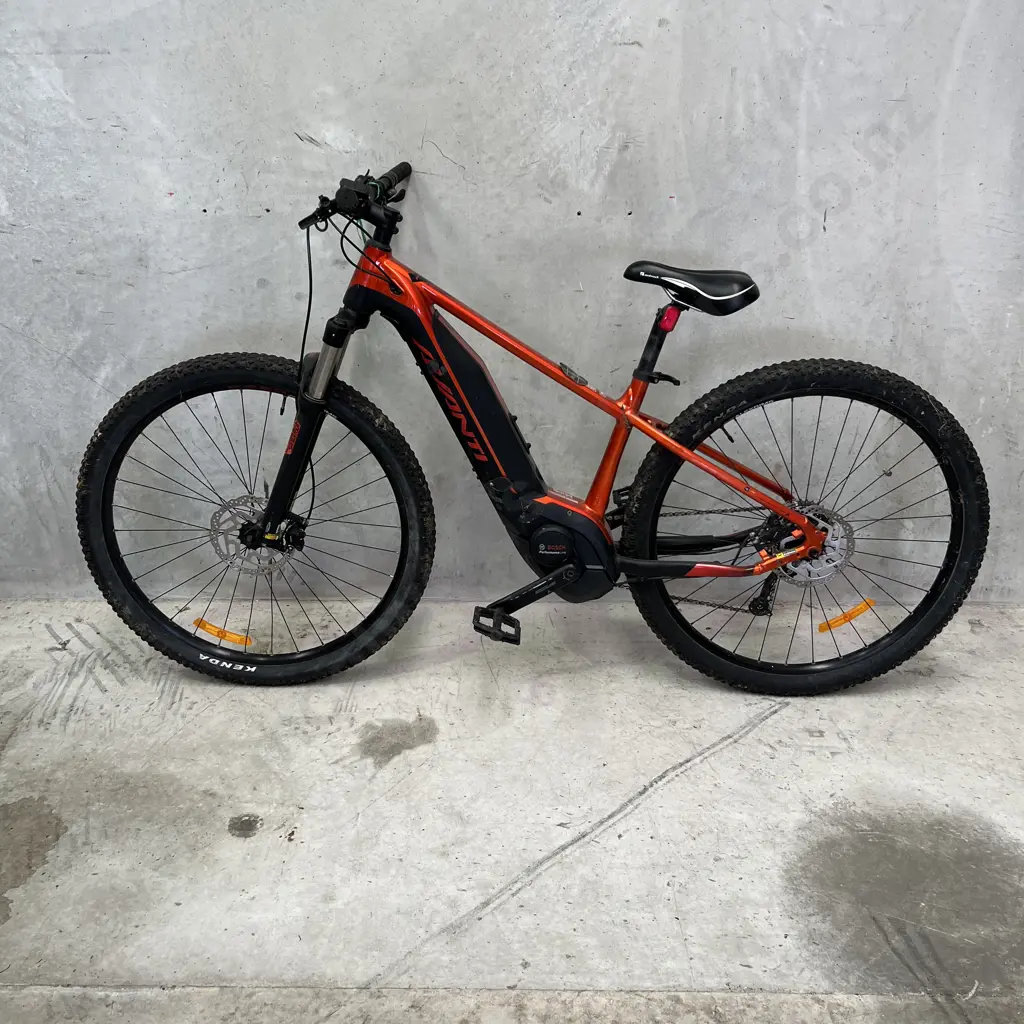 Avanti Montari-E Electric Mountain Bike. Size S Bosch Performance Line Motor. No charger but can be charged. Image 1++