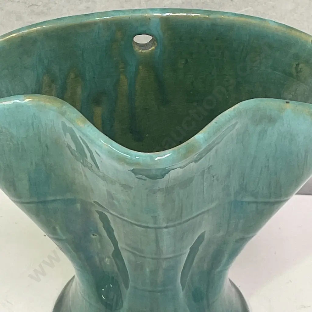 Stunning Glazed Art Pottery Wall Vase. Celedon Green Glaze. H17cm Image 1++