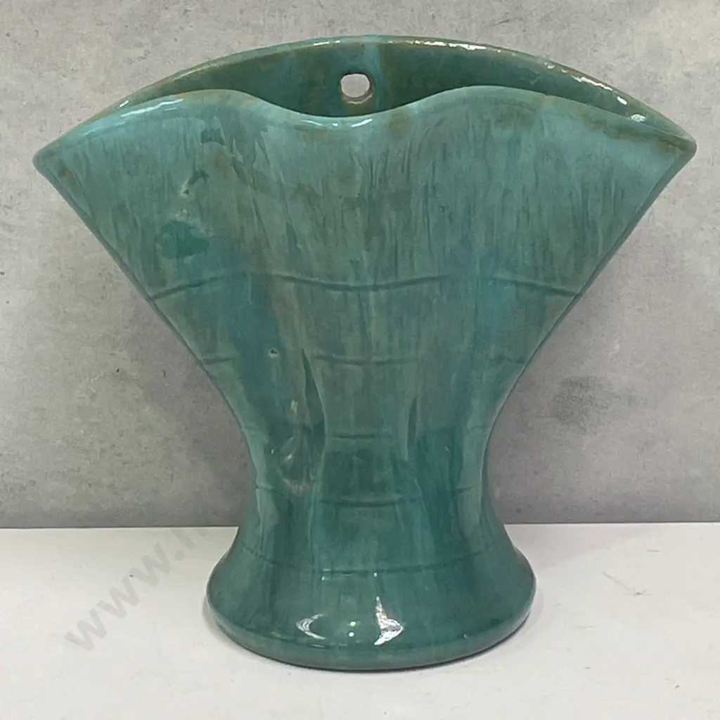 Stunning Glazed Art Pottery Wall Vase. Celedon Green Glaze. H17cm Image 1++