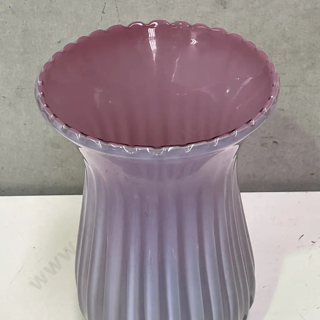 Art Glass Vase. Ribbed Mauve/Pink Colourway. H21cm Dia15cm Image 1++