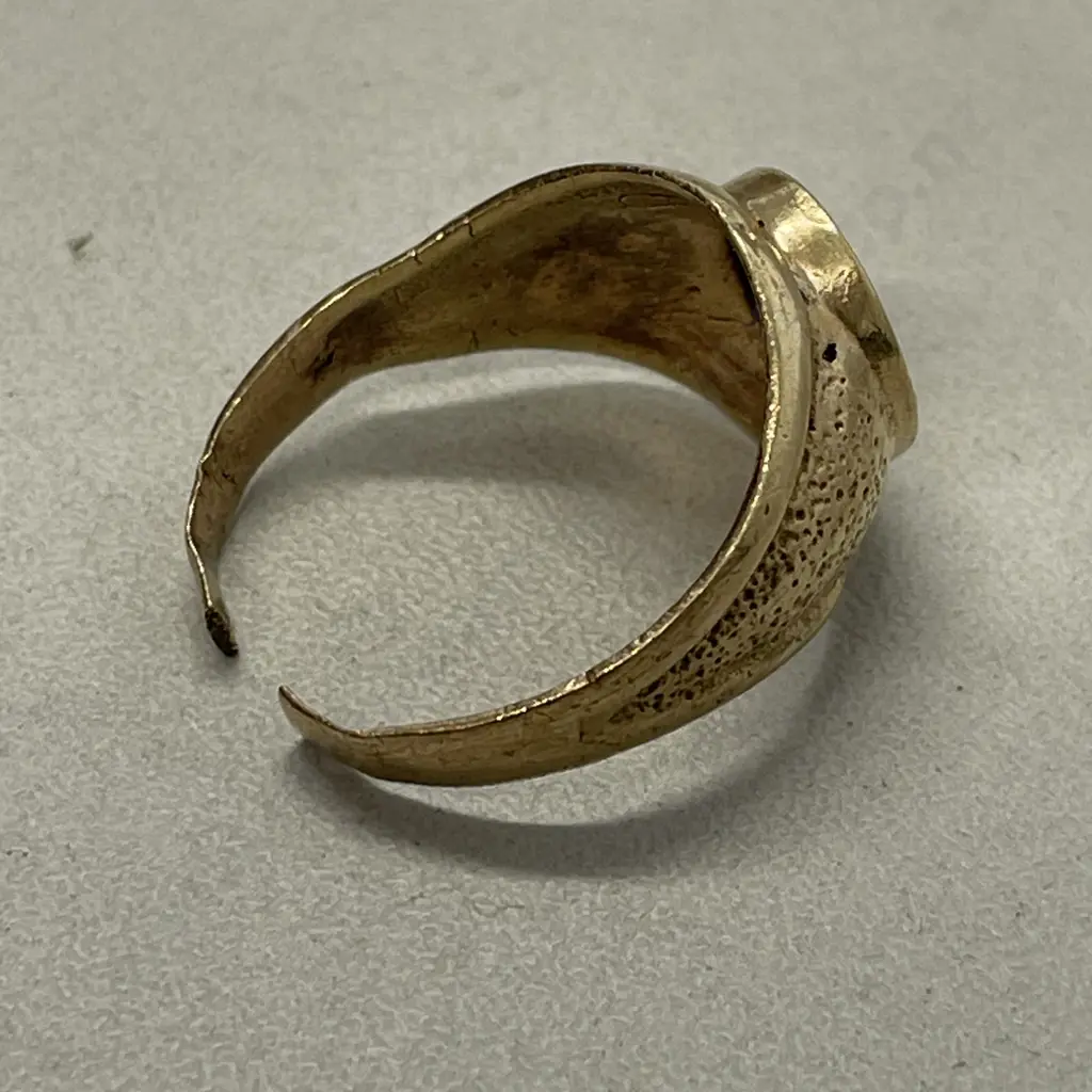 14K Gold Signet Ring (af) Image 1++