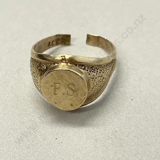 14K Gold Signet Ring (af)