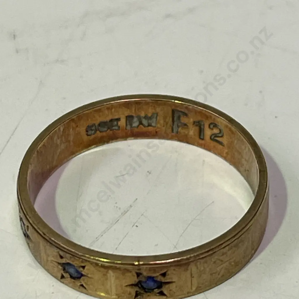 9ct Gold Band Ring with sapphires? Image 1++