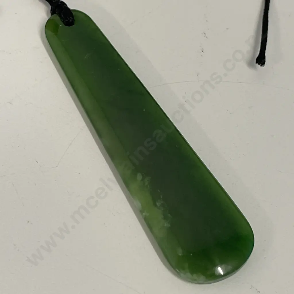 Greenstone/Pounamu pendant on black string Image 1++