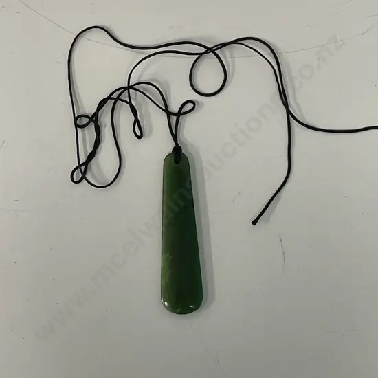 Greenstone/Pounamu pendant on black string
