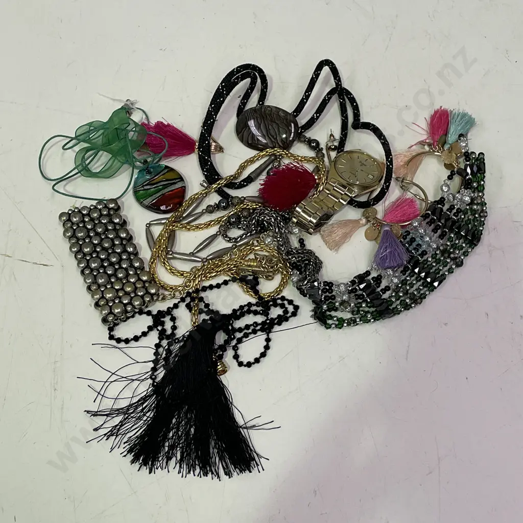 Assorted Jewellery Image 1++