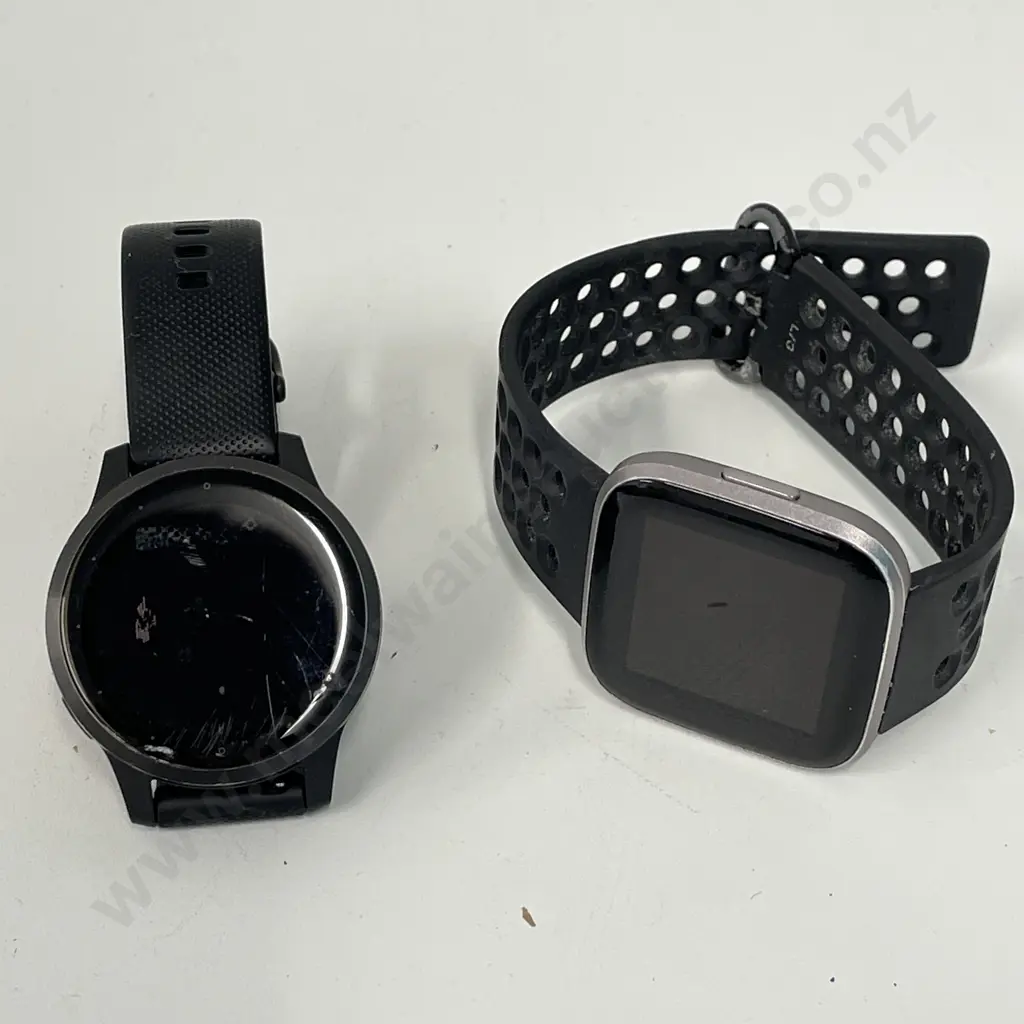 Garmin Fitbit Vivospace 4S with Black Fitbit watch Image 1++