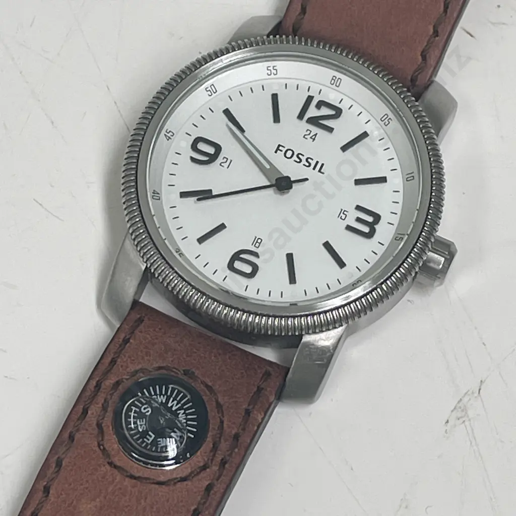 Fossil Watch with Leather Strap. Working Image 1++