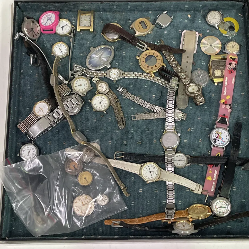Tray with large Selection of Vintage Watches, watch faces etc Image 1++