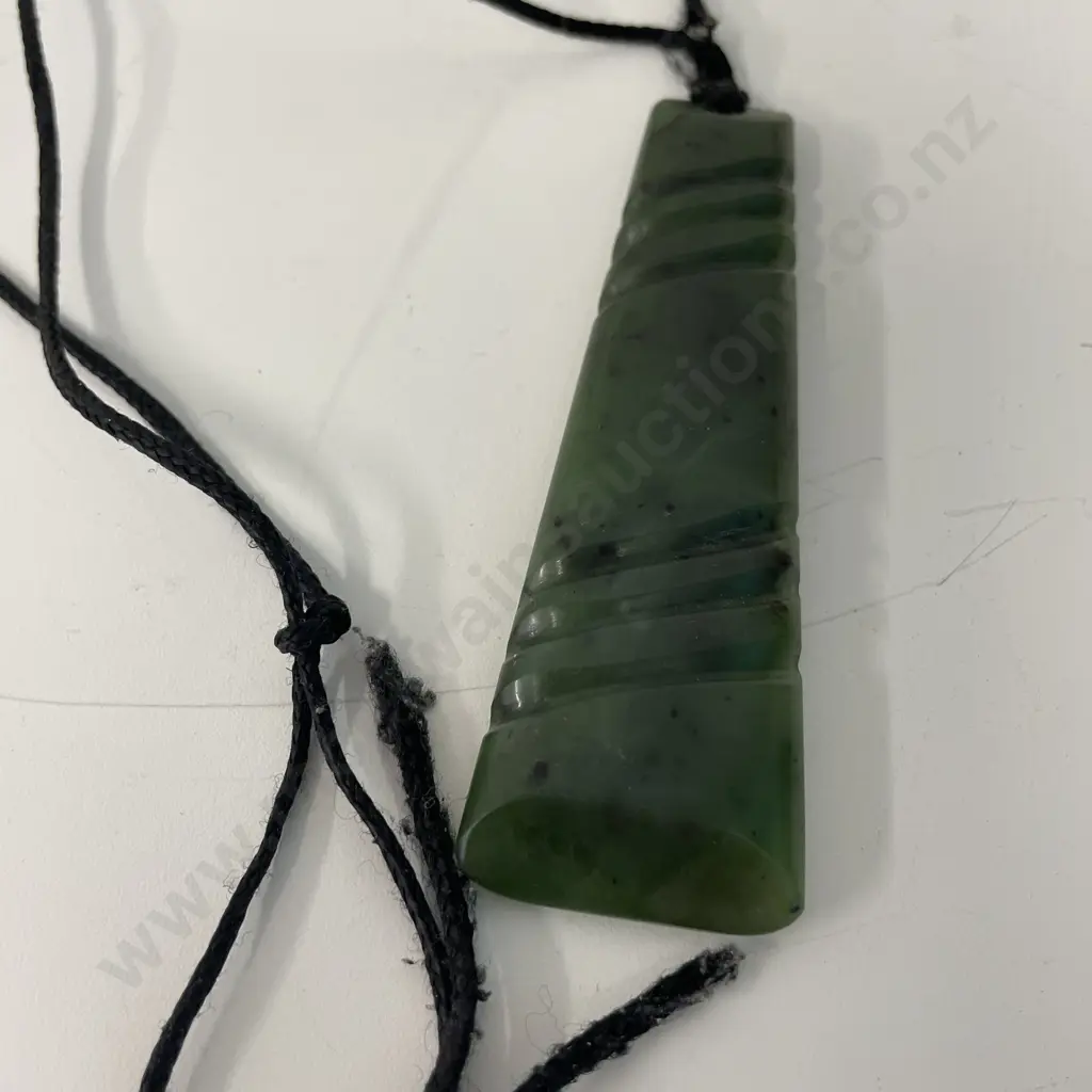 Large Greestone Hoki Pendant on corded chain Image 1++