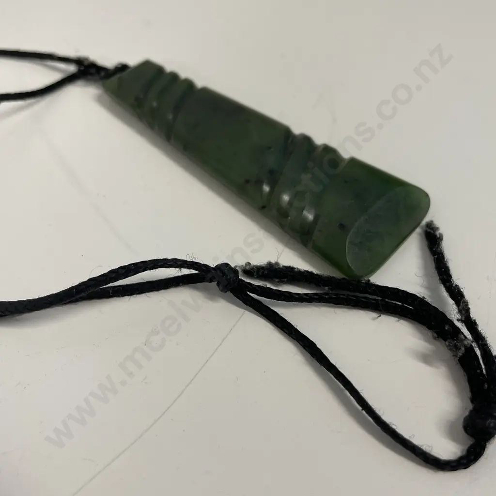 Large Greestone Hoki Pendant on corded chain Image 1++
