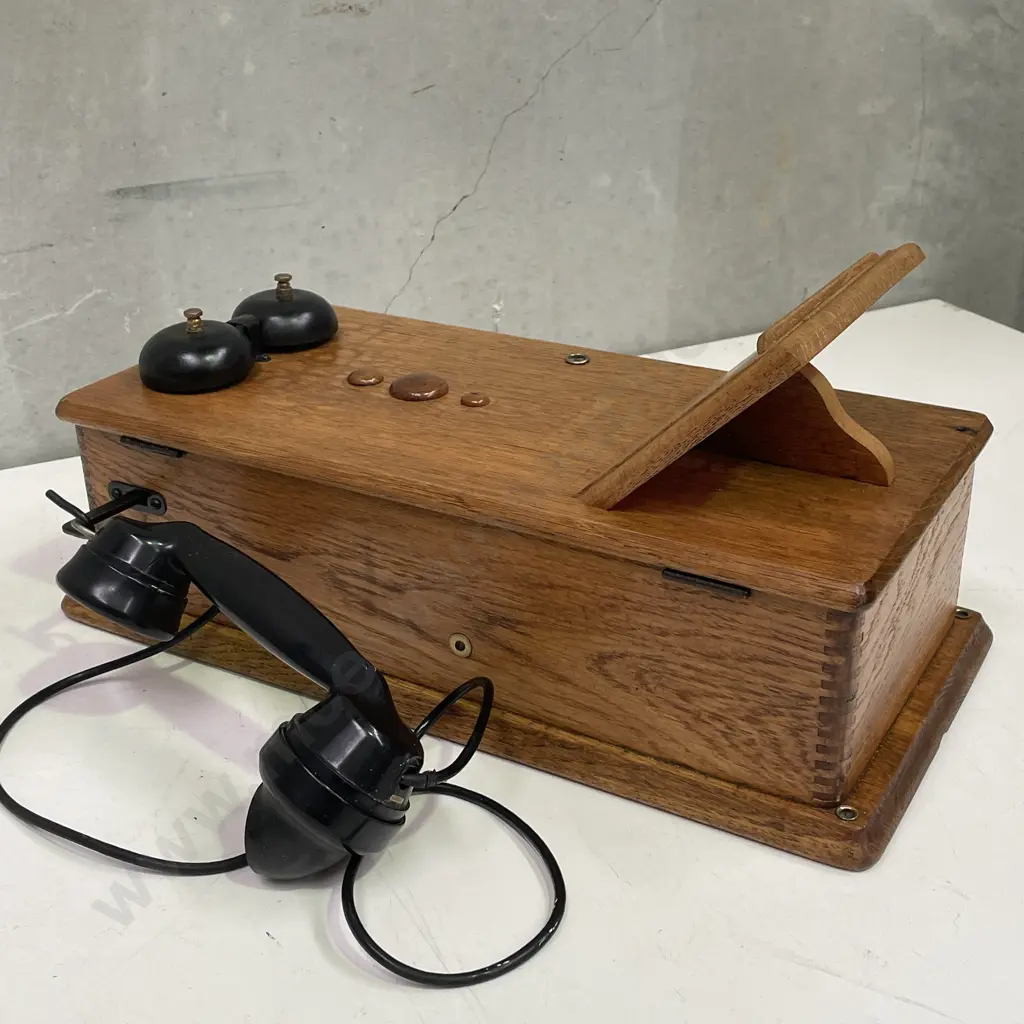 Antique Solid Oak Wall Telephone. Bakelite phone, Dovetail joins. Excellent vintage condition Image 1++