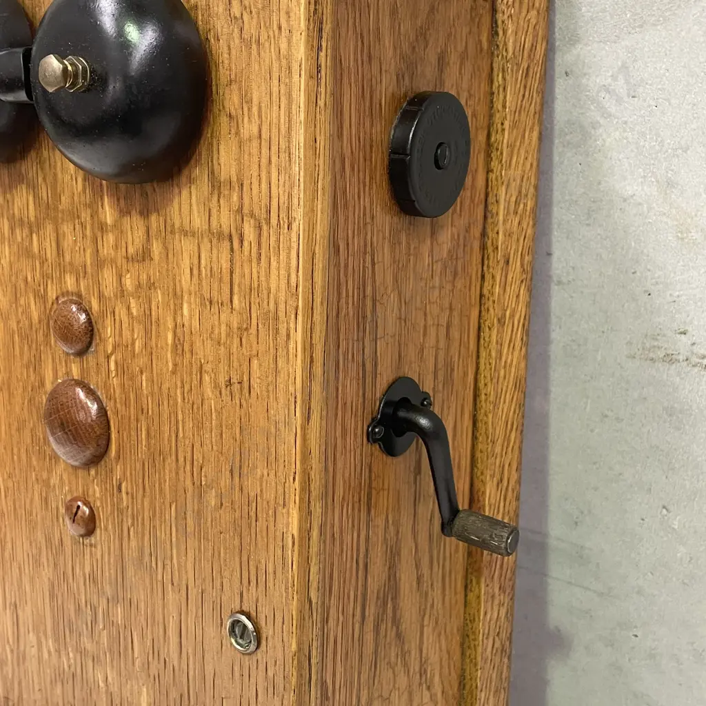 Antique Solid Oak Wall Telephone. Bakelite phone, Dovetail joins. Excellent vintage condition Image 1++