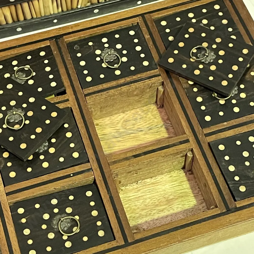 Stunning Vintage Porcupine Quill Jewellery Box with internal lidded segments (af to hinges) H11cm 27 x 18cm Image 1++