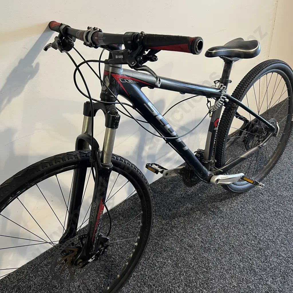 Scott Scale 29 Hydro Tubing Superlight Bike, Size Medium Black and Silver Image 1++
