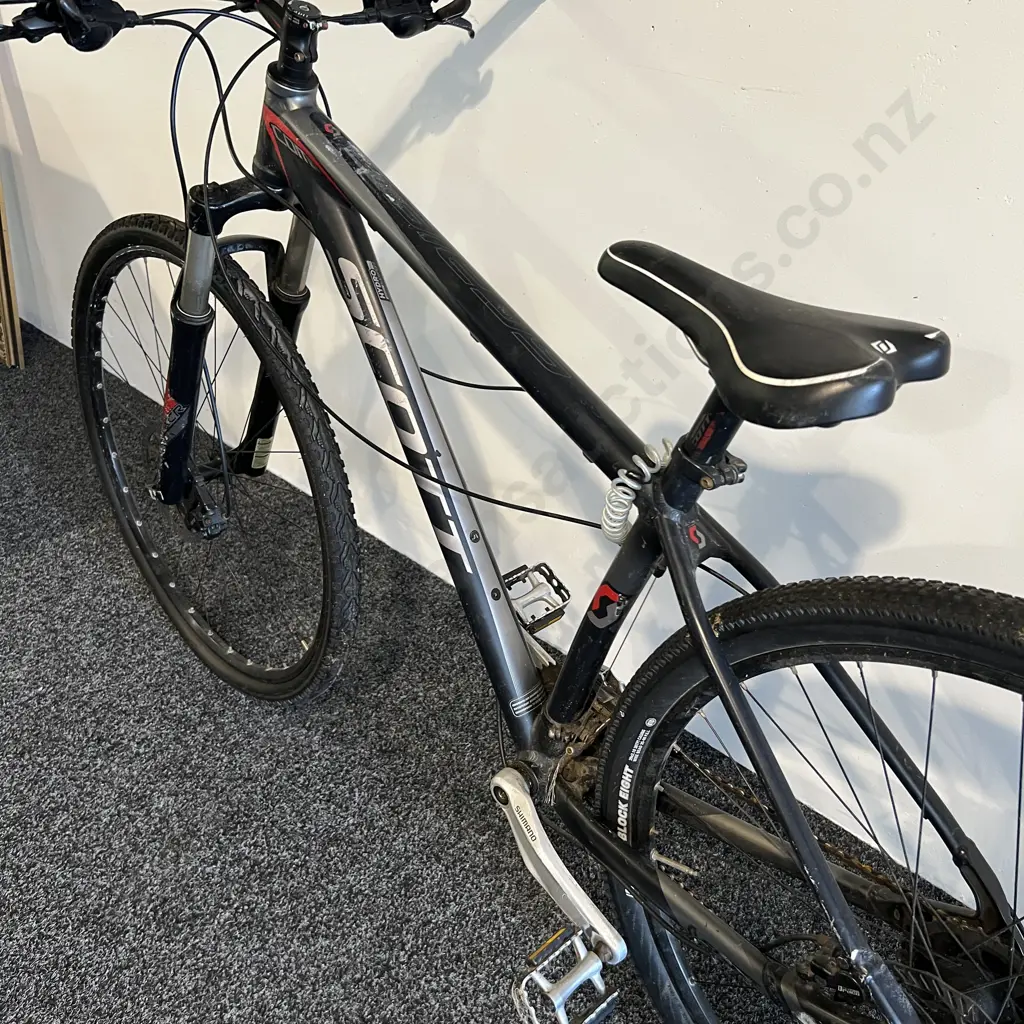Scott Scale 29 Hydro Tubing Superlight Bike, Size Medium Black and Silver Image 1++
