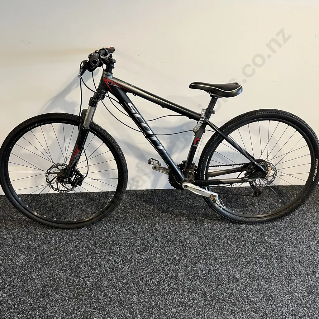 Scott Scale 29 Hydro Tubing Superlight Bike, Size Medium Black and Silver Image 1++