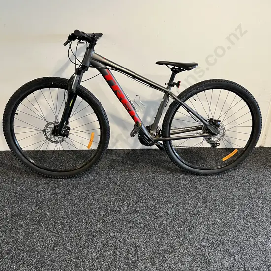 Trek 4 Marlin Silver Mountain Bike, Med size
