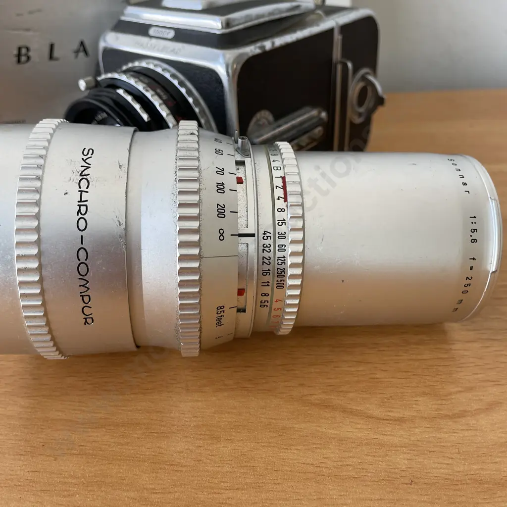 Rare Hasselblad 1000f Camera with Carl Seiss Nr5634251 Lens and accessories Image 1++