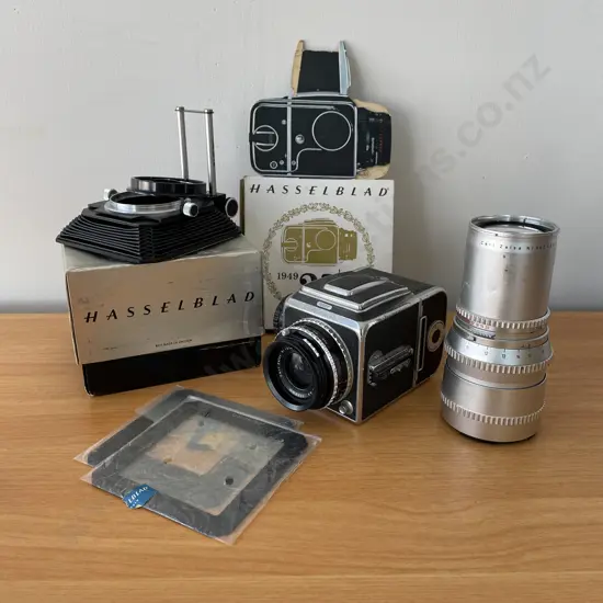 Rare Hasselblad 1000f Camera with Carl Seiss Nr5634251 Lens and accessories