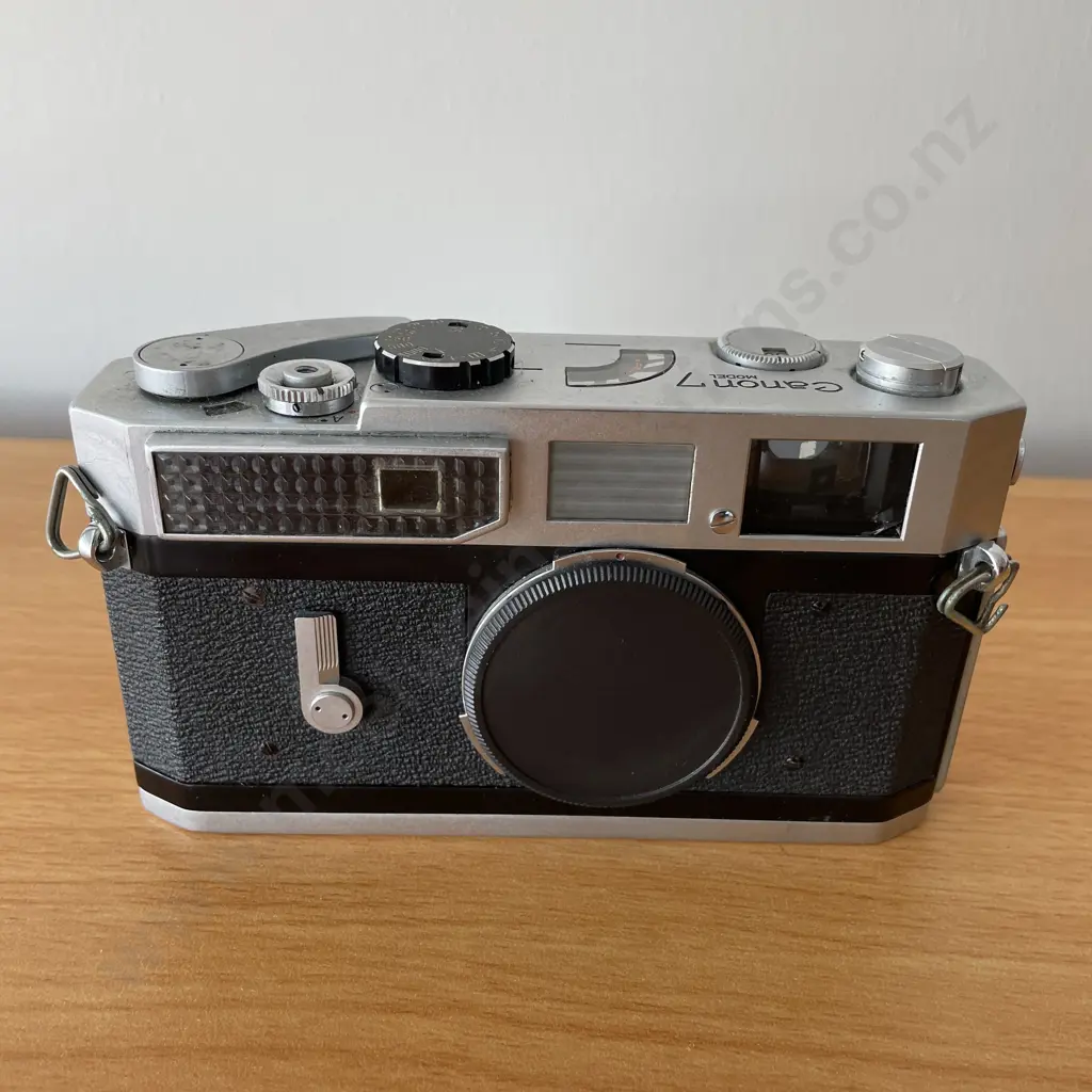 Vintage Canon 7 Model Camera. No. 878391 Image 1++