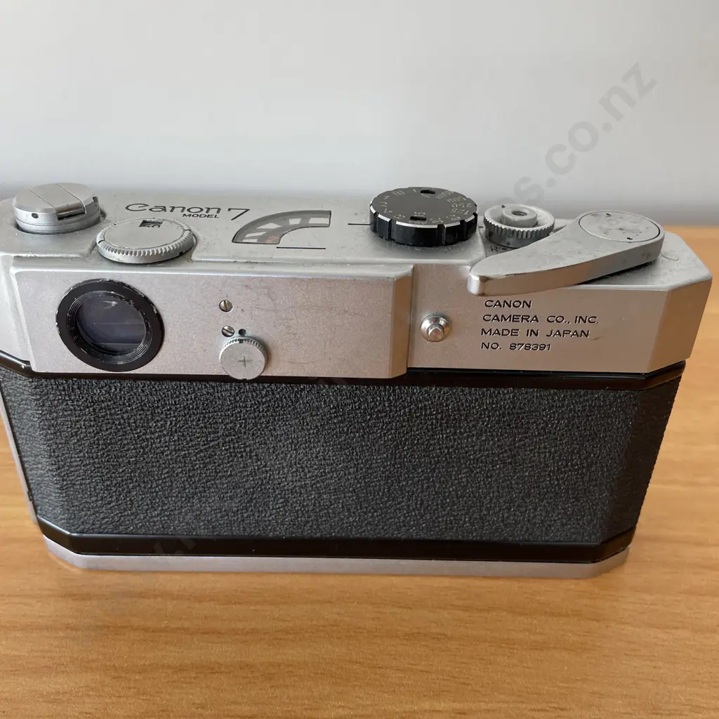 Vintage Canon 7 Model Camera. No. 878391 Image 1++