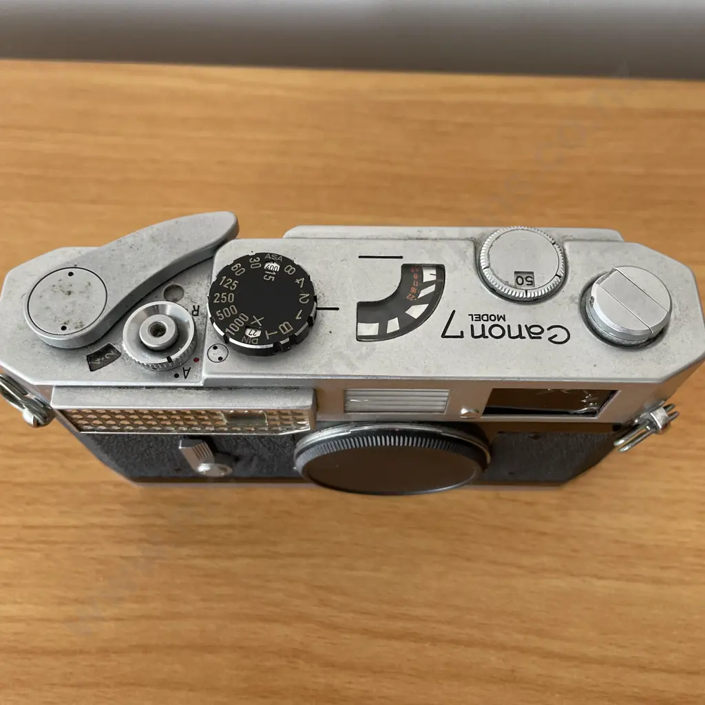 Vintage Canon 7 Model Camera. No. 878391 Image 1++
