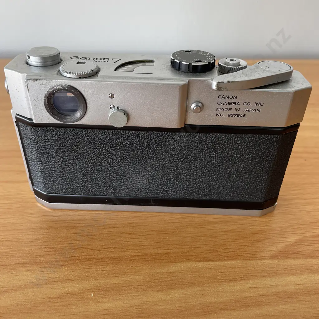Vintage Canon 7 Model Camera. No. 937646 Image 1++