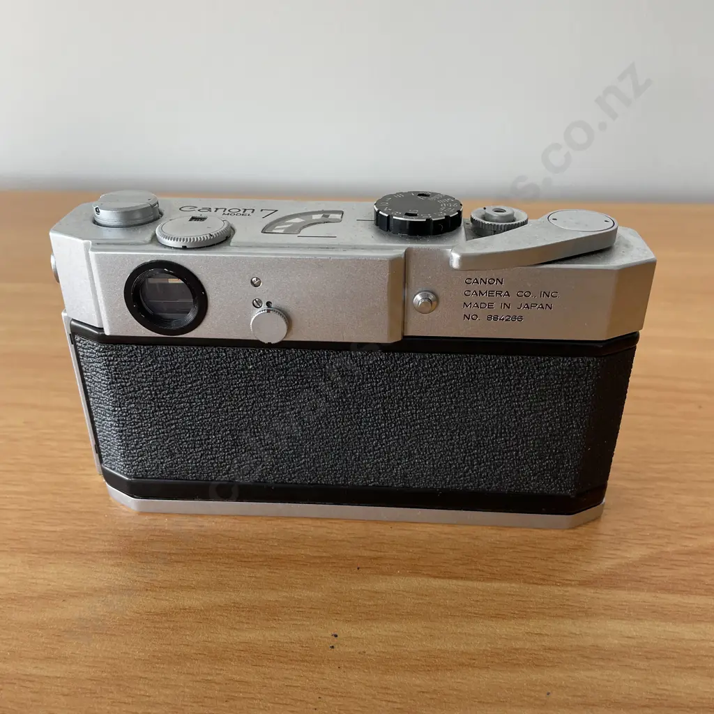 Vintage Canon 7 Model Camera. No 884266 Image 1++