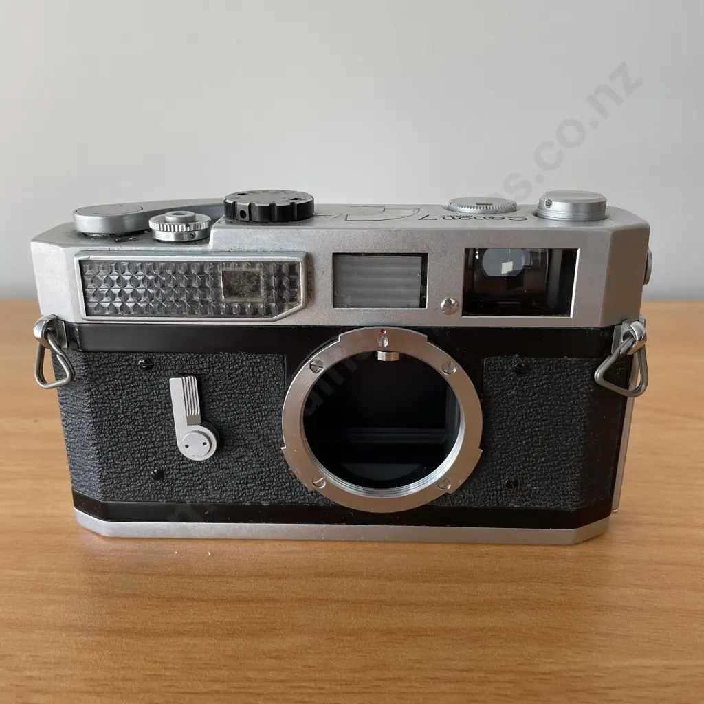 Vintage Canon 7 Model Camera. No 894230 Image 1++
