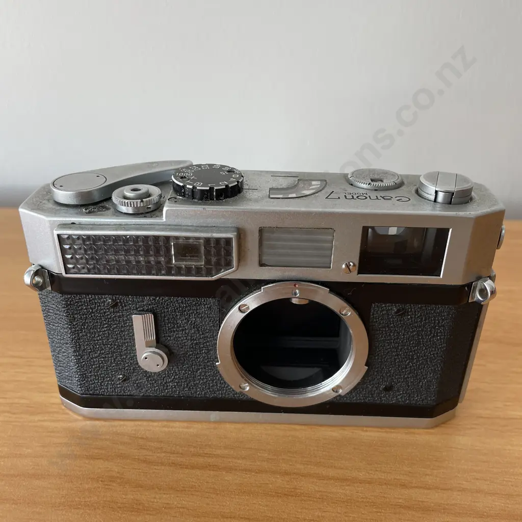 Vintage Canon 7 Model Camera. No. 858556 Image 1++
