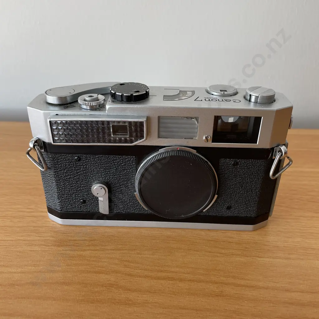 Vintage Canon 7 Model Camera. No. 834780 Image 1++