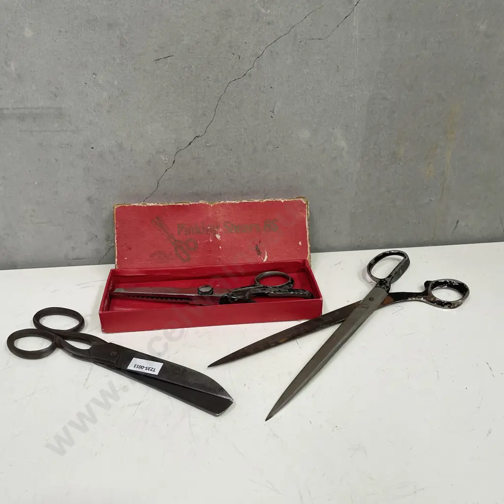 Antique Boxed Precision Pinking Shears Warner brand Scissors and one other (branded but undecipherable) Image 1++