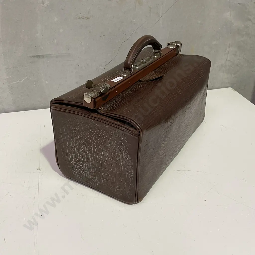 Antique Leather Doctors Bag Image 1++