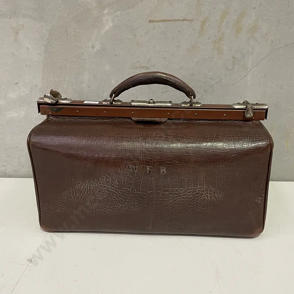 Antique Leather Doctors Bag Image 1++