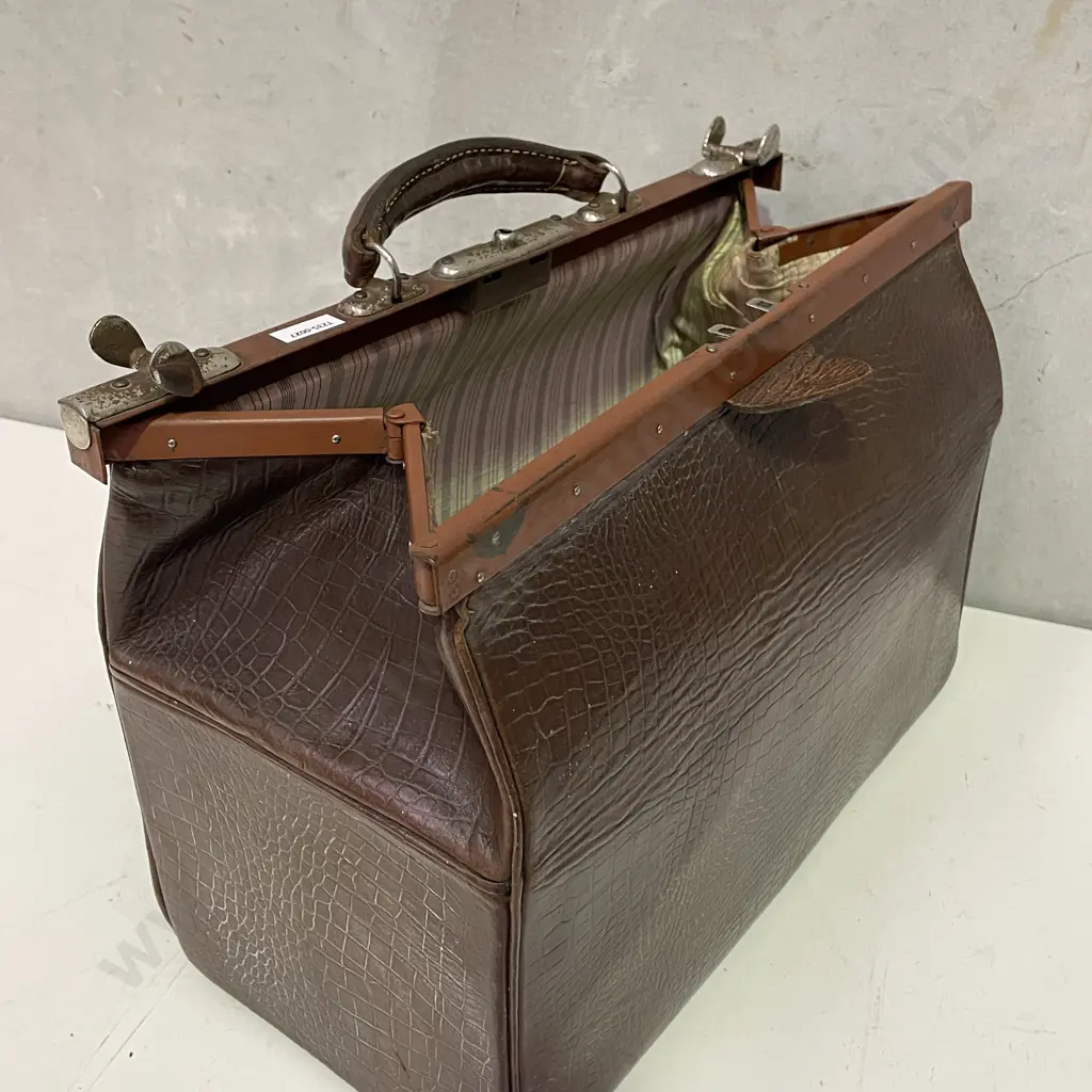 Antique Leather Doctors Bag Image 1++