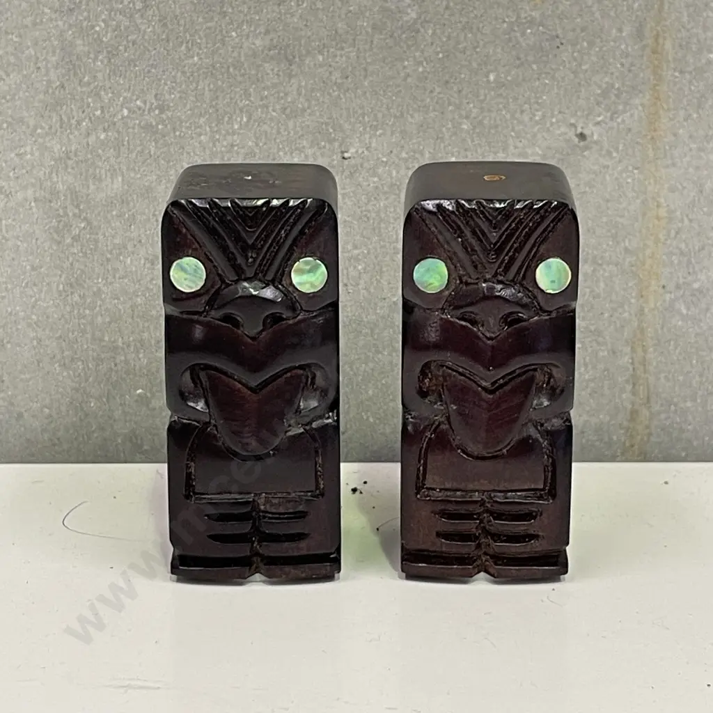 Vintage Carved Wooden Kiwiana Salt and Pepper Shakers Image 1++