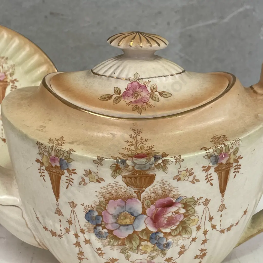 Devon Ware Handpainted Peachground Teapot and Stand Image 1++