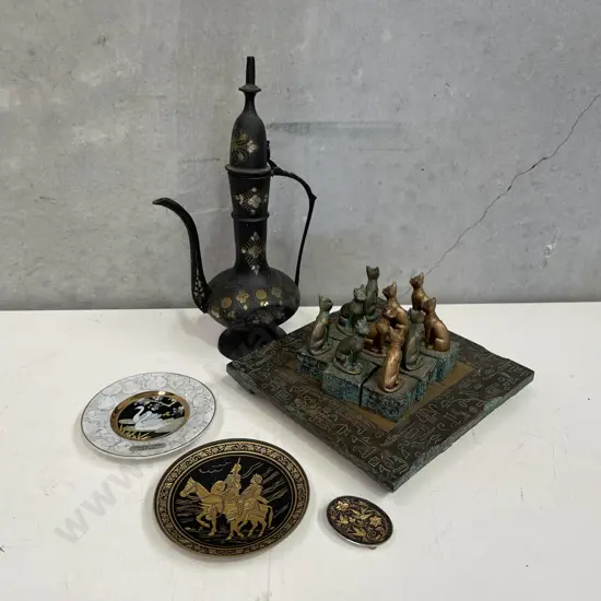 Assorted Vintage Collectable Items